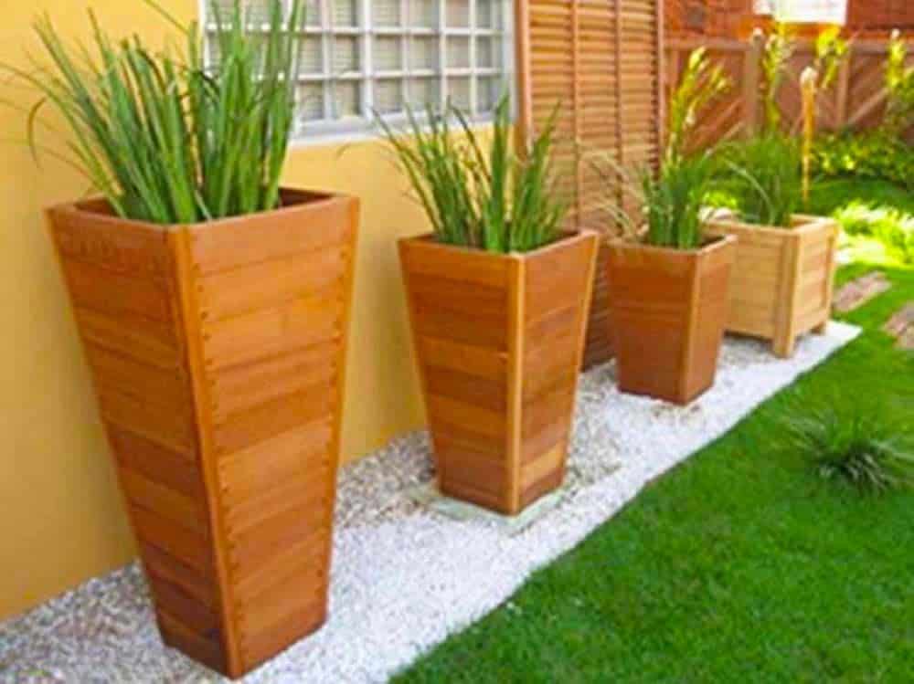 Linear Planter Display