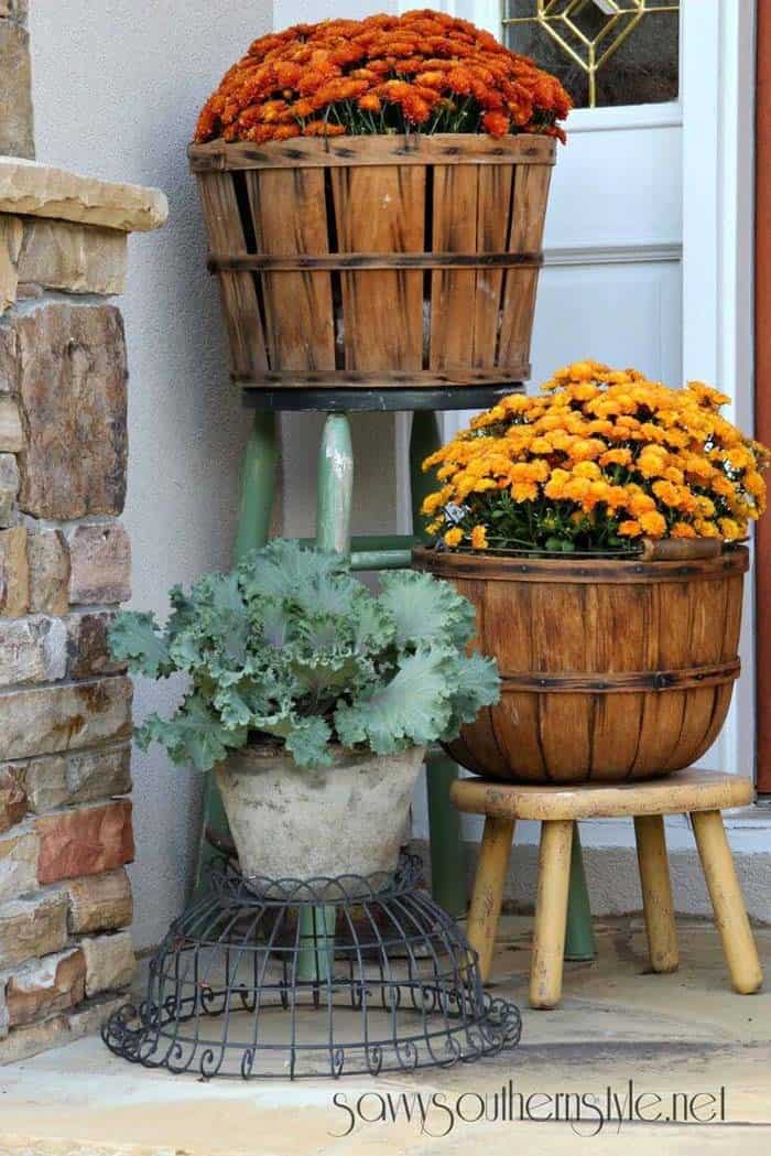 Vintage-Inspired Floral Arrangement for Porch Decorating