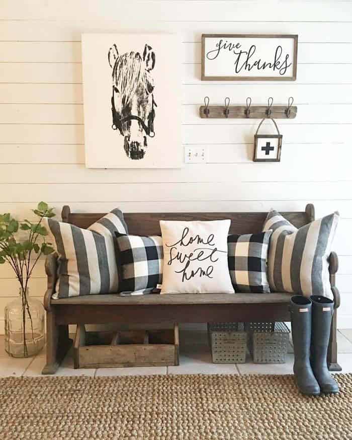 Shiplap Wall Sets Off Farmhouse Décor