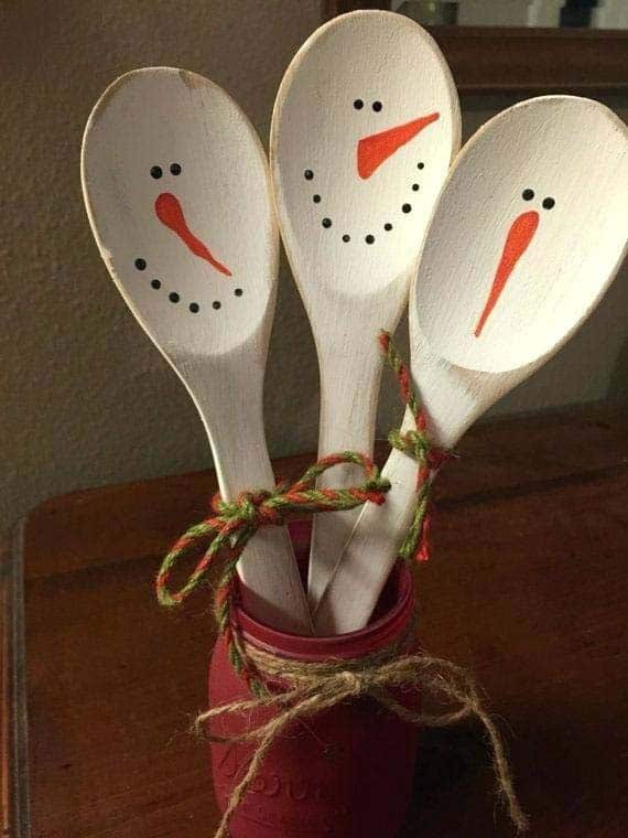 Upcycle Distressed Wooden Spoons into Snowman Decor