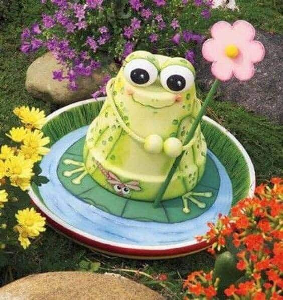 Turn a Frog Statue into a Cute Garden Decoration