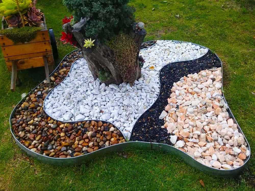 Pebble Mosaic Yin Yang