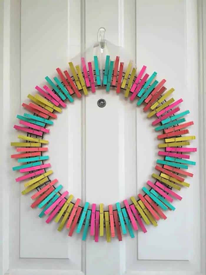 Make a Colorful Summer Clothespins Wreath