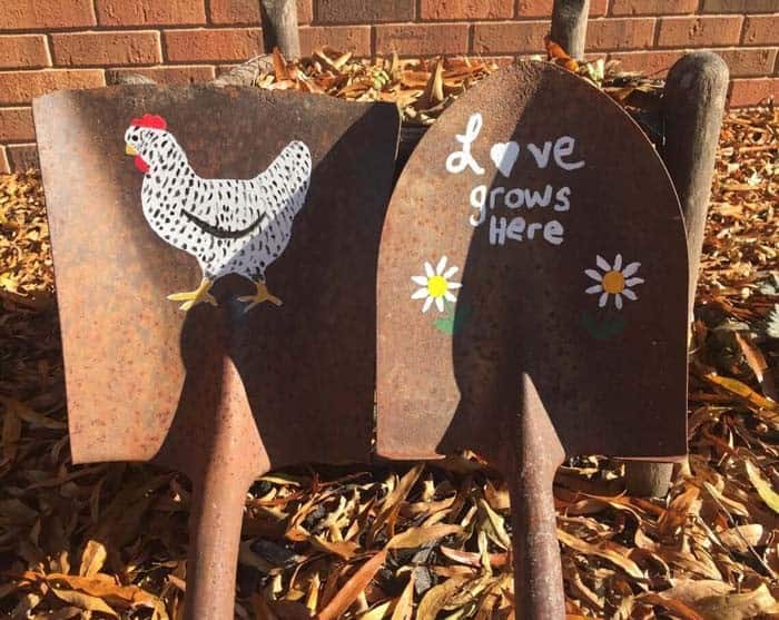 Transform an Old Shovel into Garden Art with Animal Theme