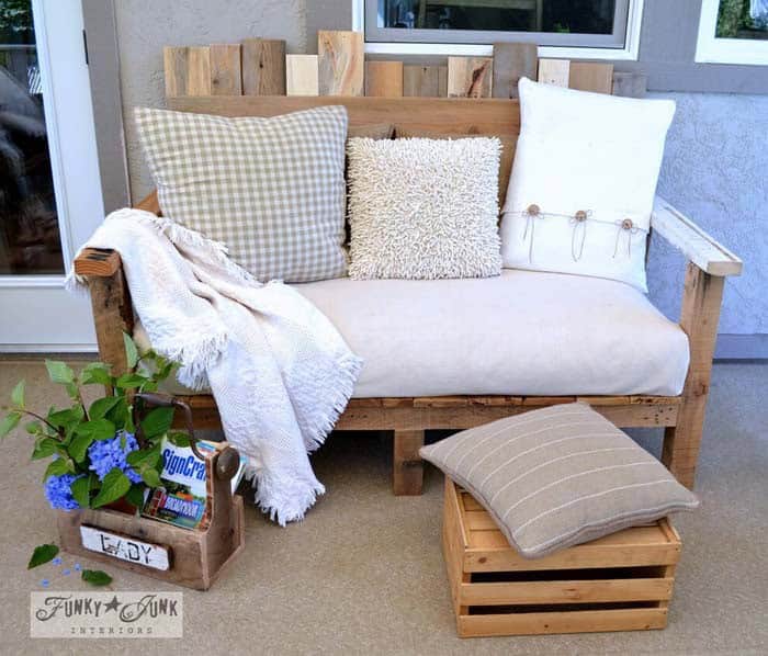 Cottage Chic Cushioned Bench