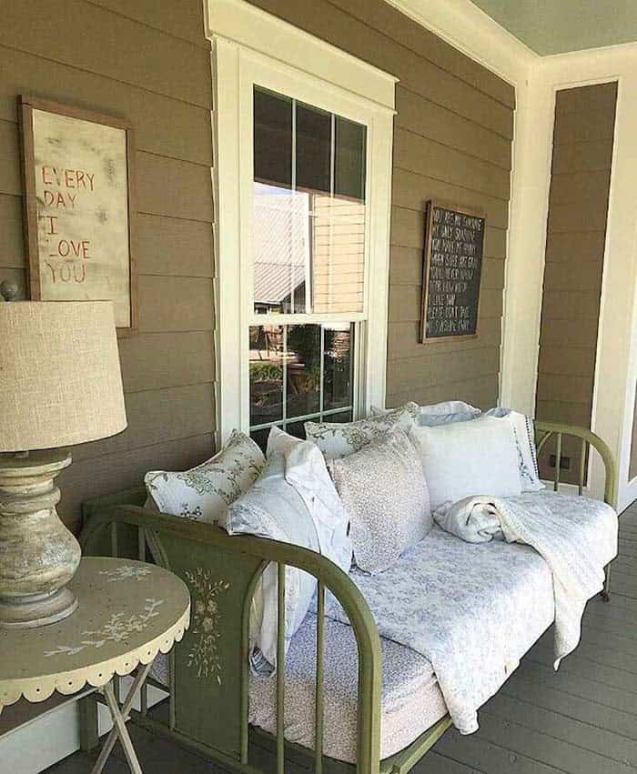 Bring Vintage Charm with an Upcycled Metal Bed Bench