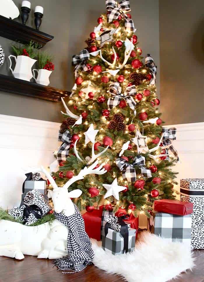 Spread Holiday Cheer with a Buffalo Plaid Christmas Tree