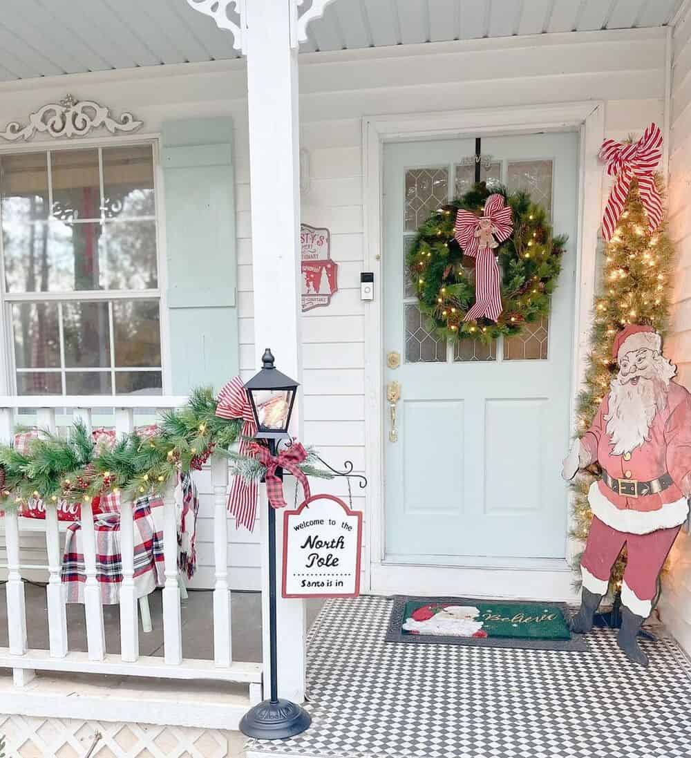 Usher In Guests with Your Porch Christmas Lights Idea