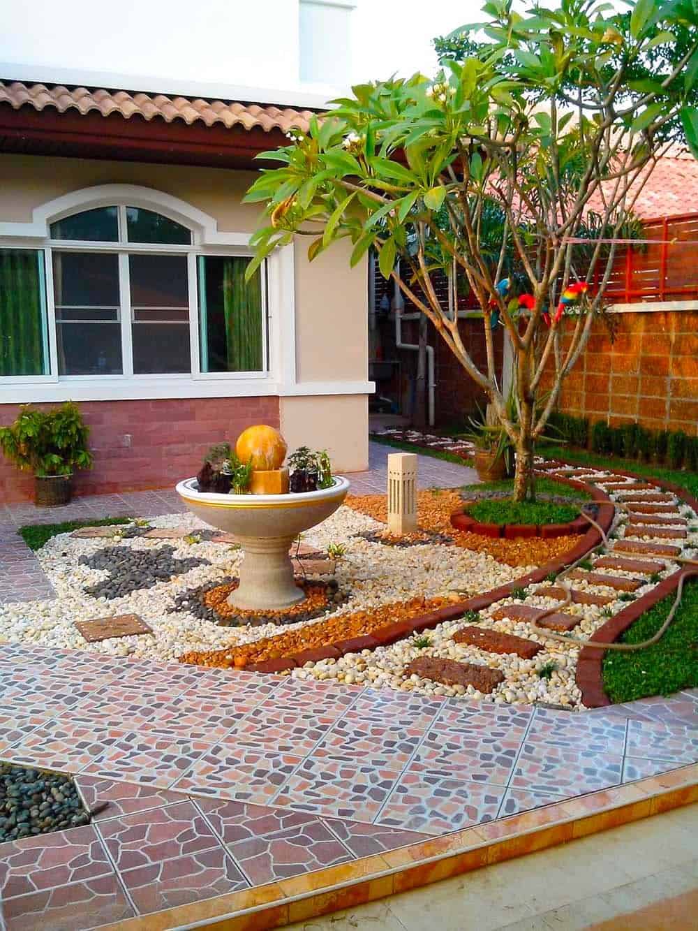 Elegant Courtyard Garden