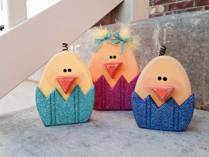 Make Adorable Wooden Easter Eggs with Chick Art