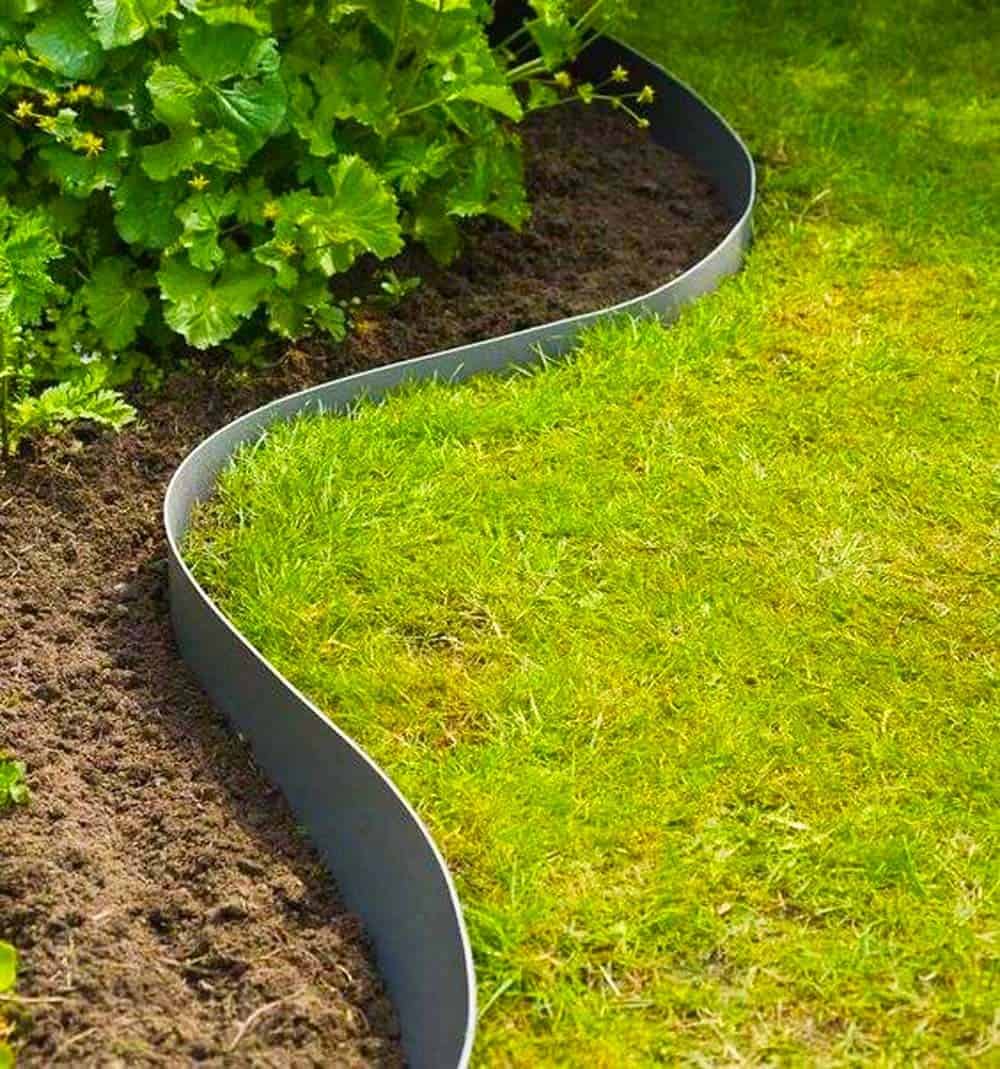 Sleek Garden Contours