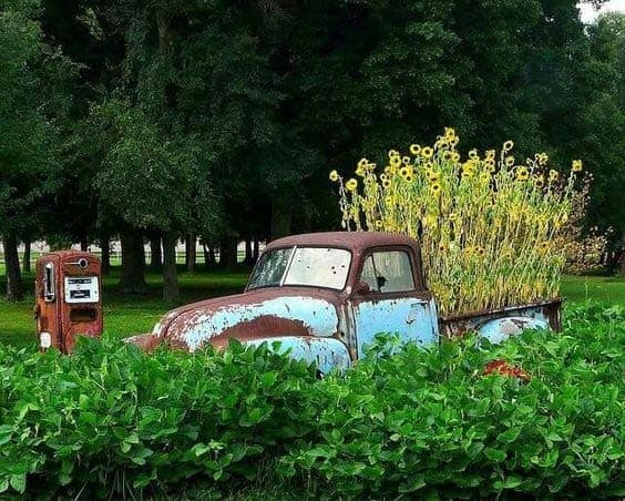 Vintage Truck Full Scale Planter