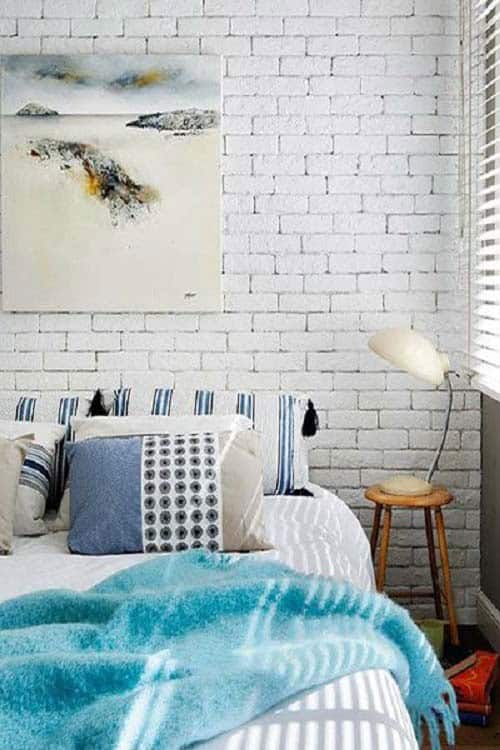 Achieve Industrial Style with a Brick Wall