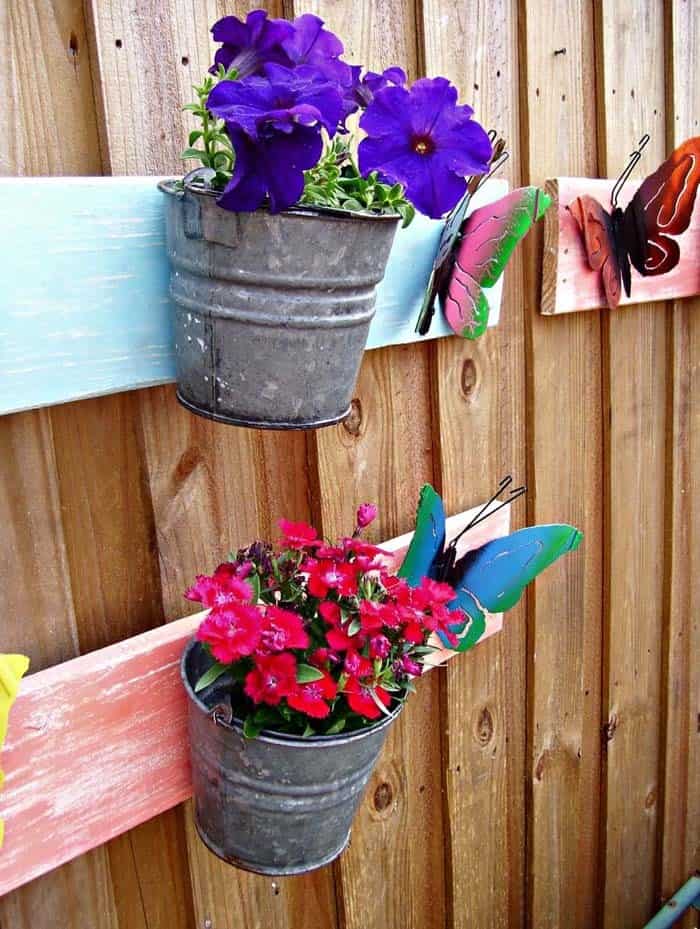 Decorate Wooden Boards With Paint And Flowers