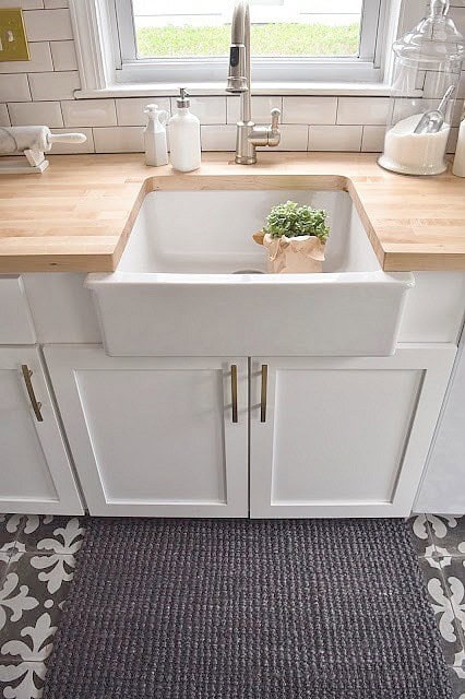 Modernize Your Kitchen with a Stylish Undermount Apron Sink