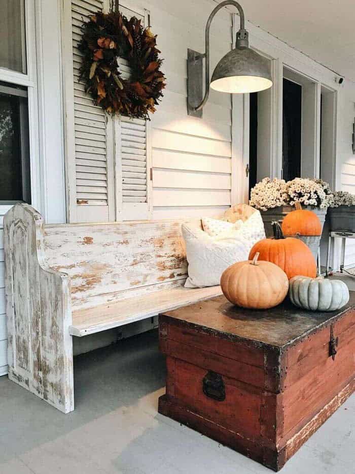 Bring Seasonal Cheer with Charming Wreaths for Your Porch