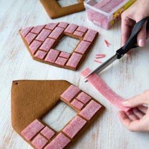 Make Bricks for Gingerbread House with Flat Candy