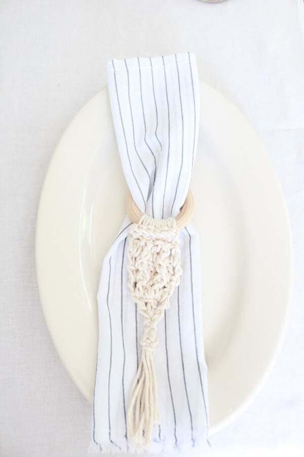 Striped Napkins With Macramé Rings