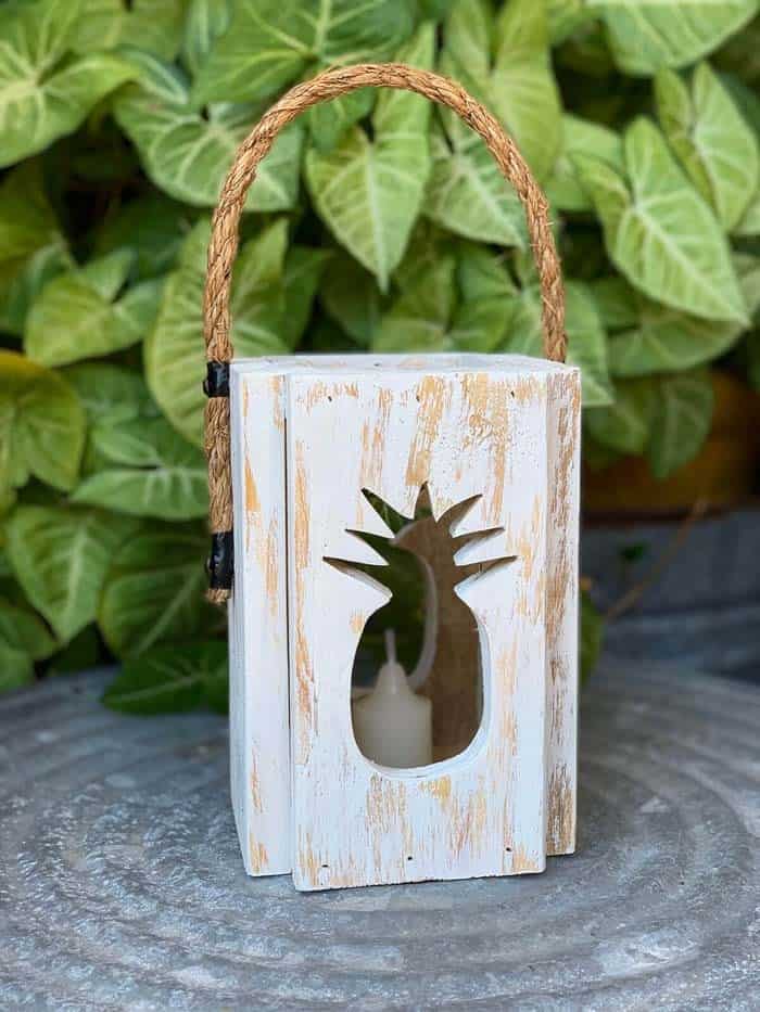 Rustic Pineapple Candle Lantern for Summer Decoration