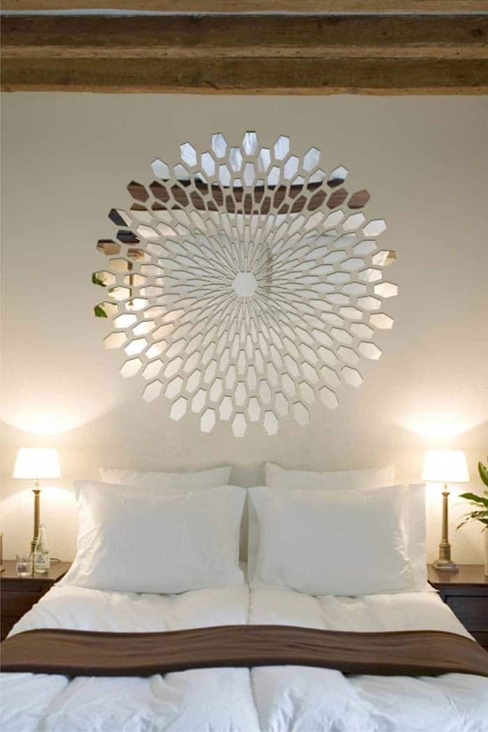 A Dazzling Decorative Mirror for an Impactful Wall Display