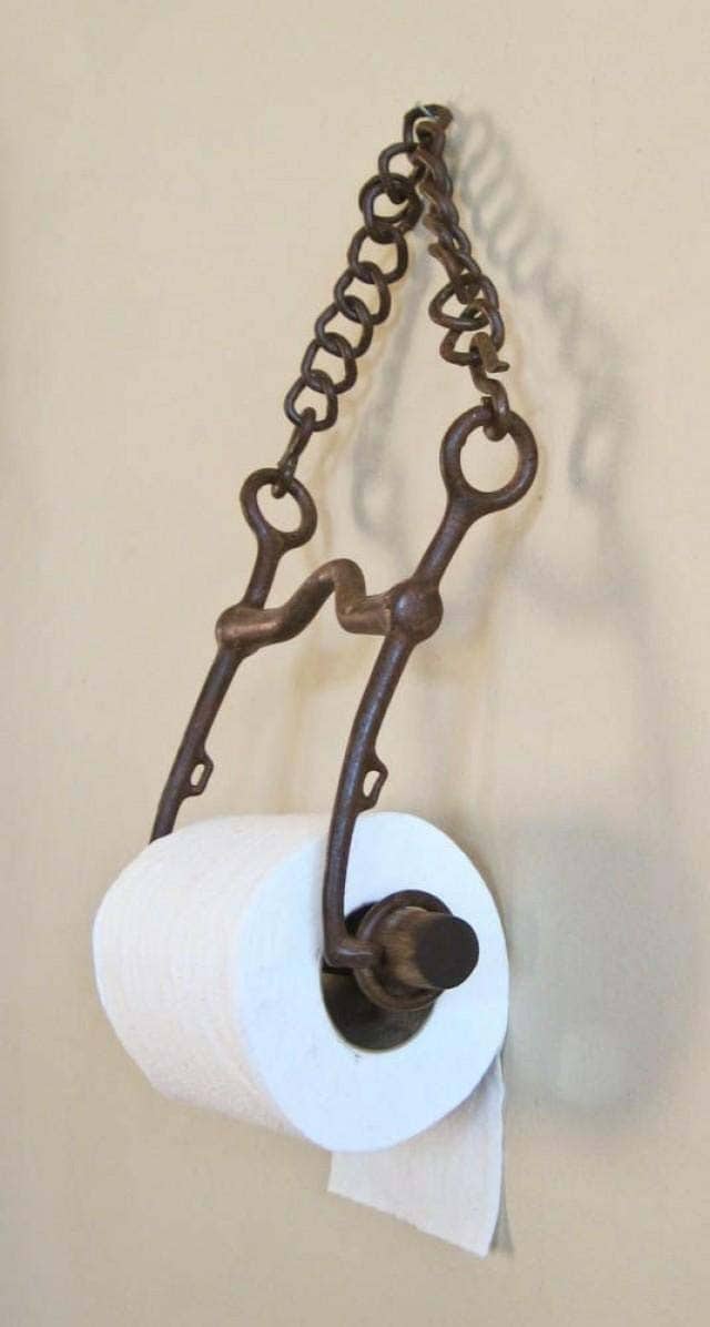 A Rustic Look for Your Toilet Paper