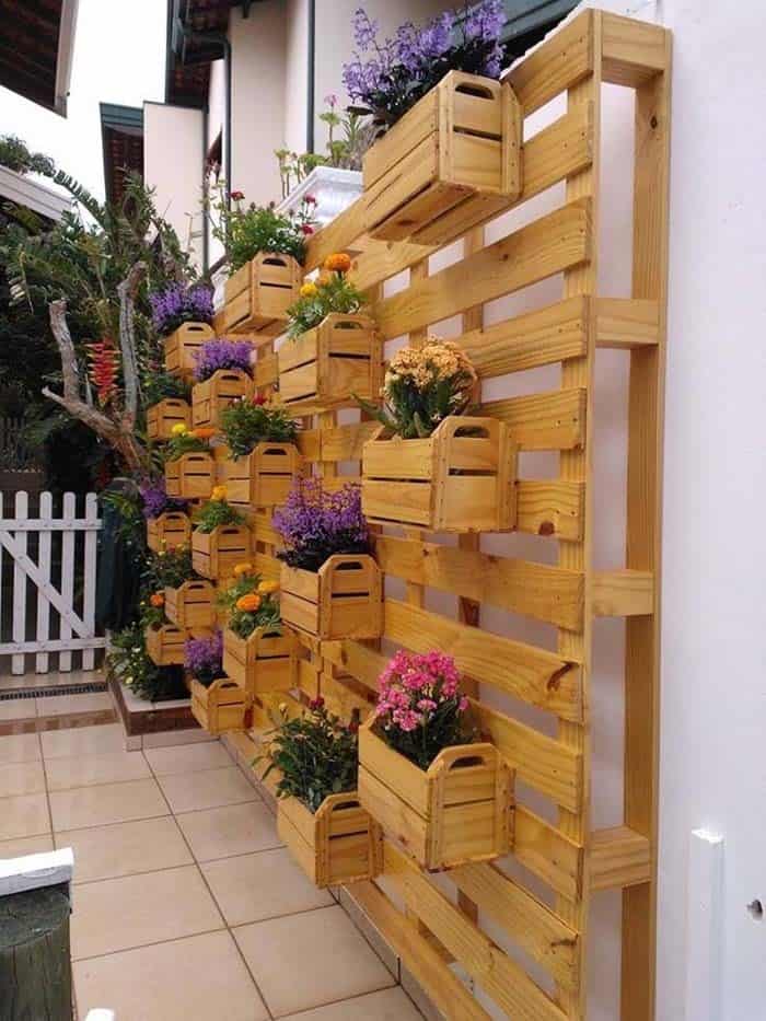 Wall Mounted Pallet Garden