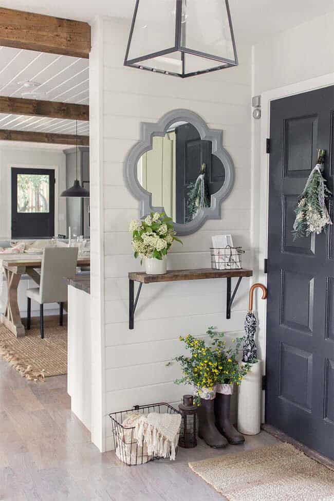 Small Foyer? Add a Stylish Mirrored Touch!