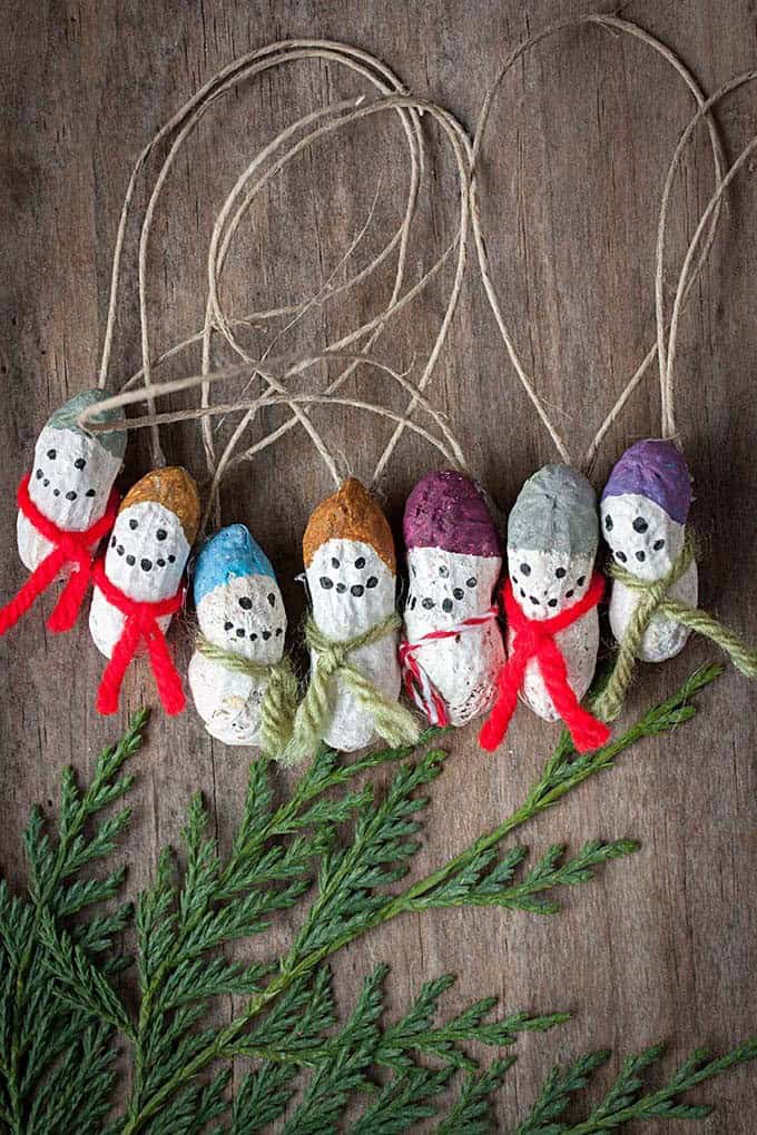 Inventive DIY Snowman Ornaments from Peanut Shells