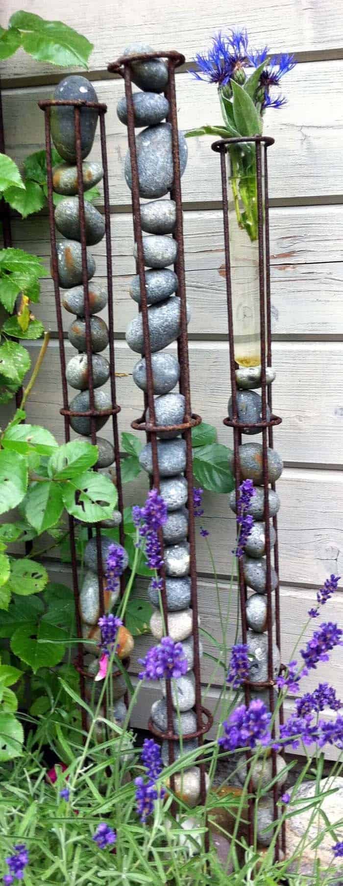 Decorative River Stones in Wire Structures