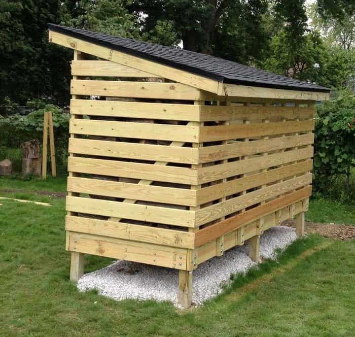 Smart Rack With Roof Protects Firewood