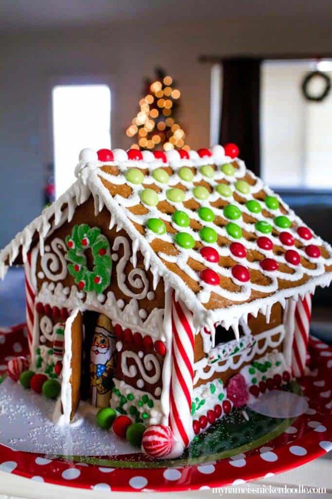 Decorate Gingerbread House with M&Ms