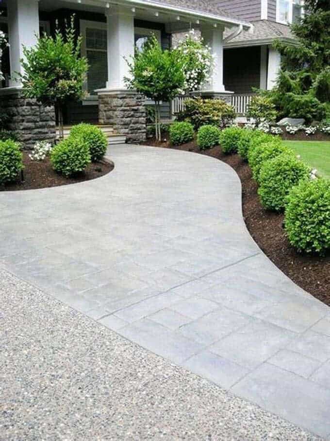 Boxwood Walkway Adds Classic Appeal