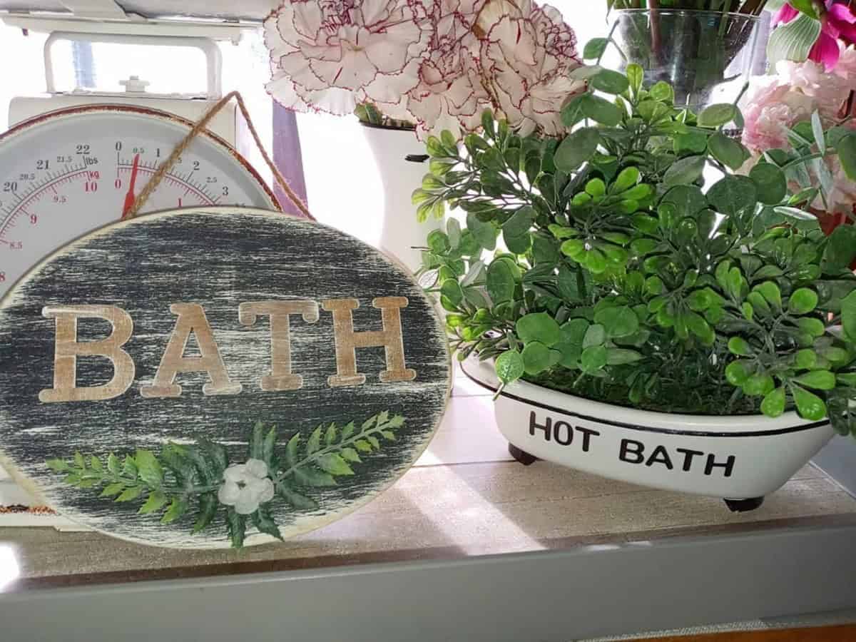 Bathroom Décor