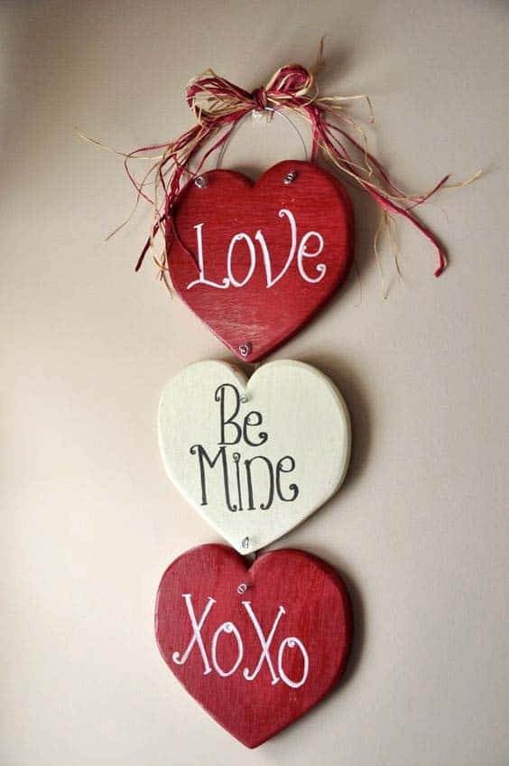 Impress Guests with Painted Wooden Hearts