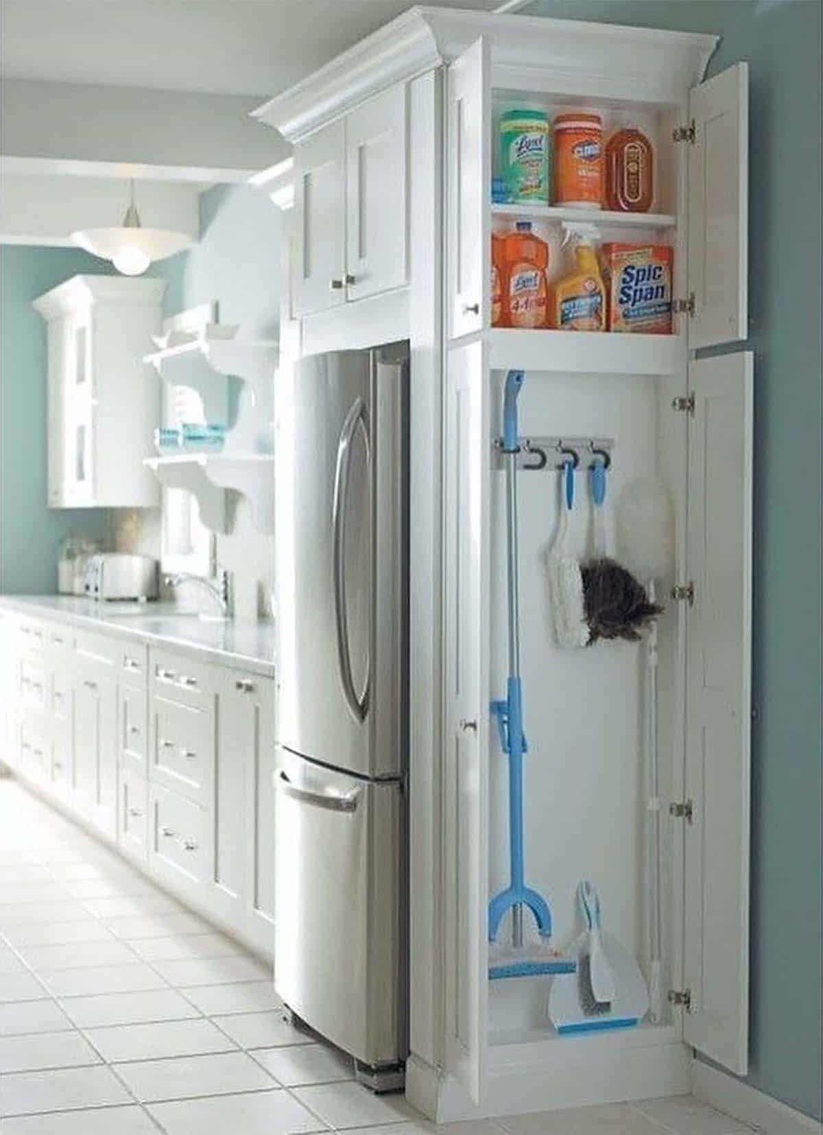 Clever Cleaning Cupboard