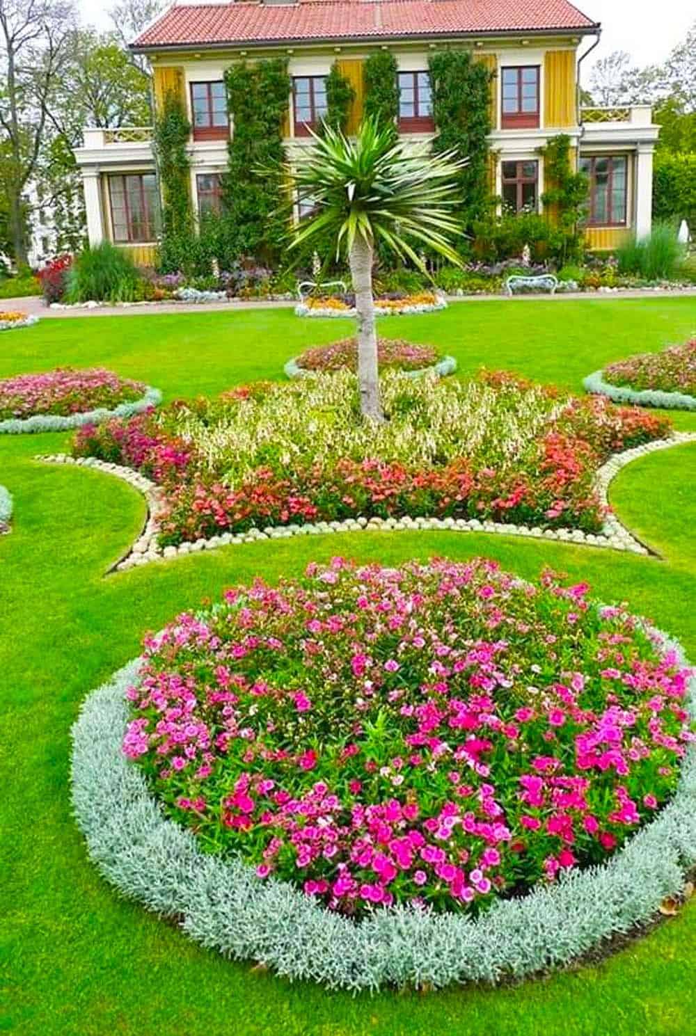 Grandiose Garden Splendour