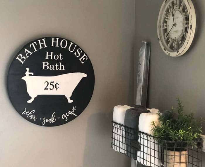 Farmhouse Signs Add Homespun Flair