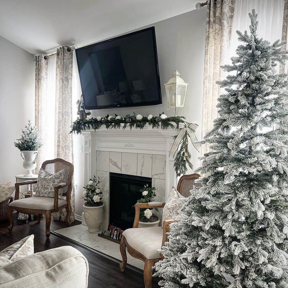 Elegant Garland With Baubles