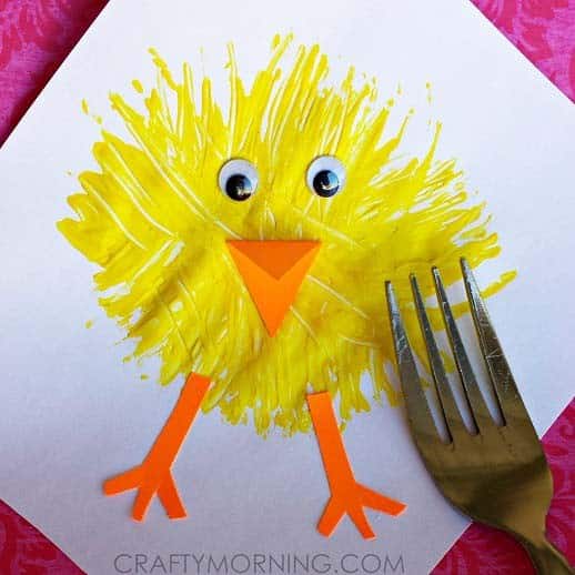 Make a Fluffy Yellow Chick Easter Invitation with a Fork