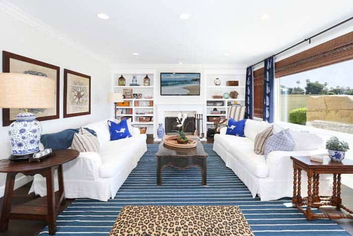 Elegant Living Room With Water Blue Accents