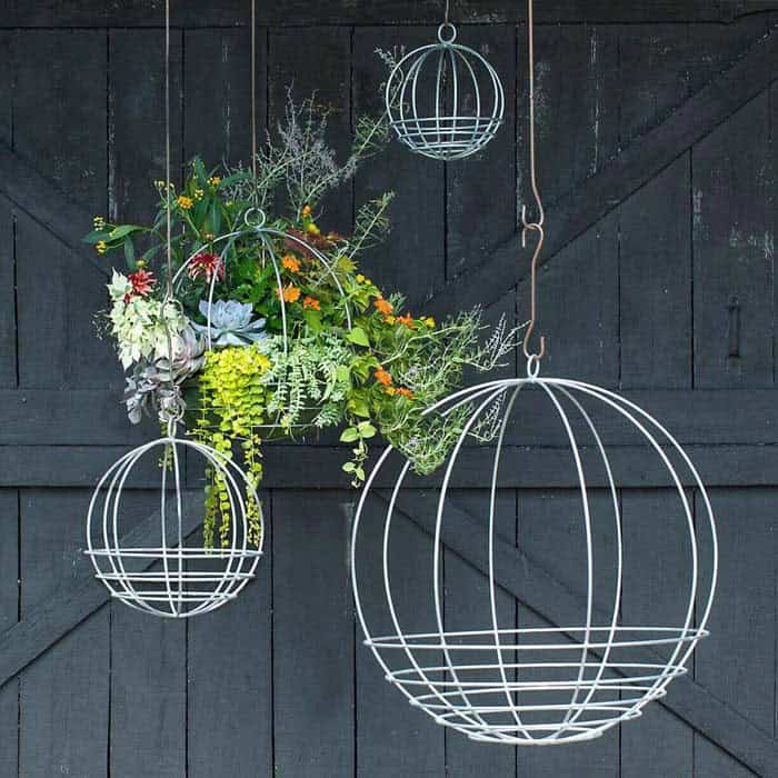 Get the Artistic Look with Zinc Coated Flower Orbs