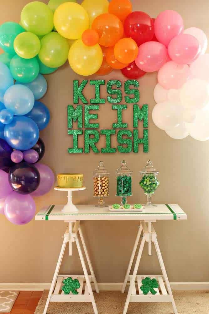 St. Patrick’s Day Balloon and Jar Decorations