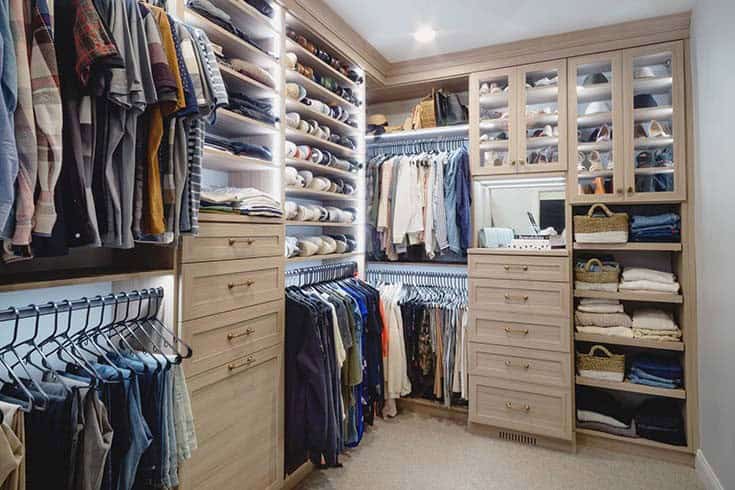 Maximize Your Walk-In Closet Storage Space with Shelves