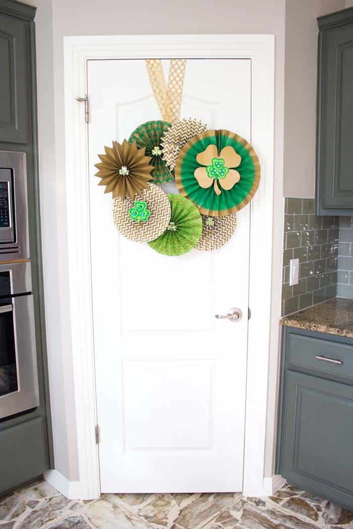 Impress Guests with a Paper Fan Wreath