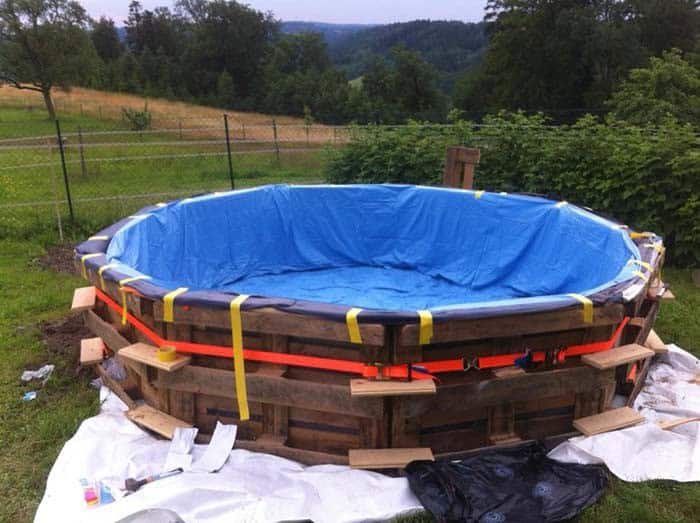 Elevate Your Backyard with a DIY Pallet Pool