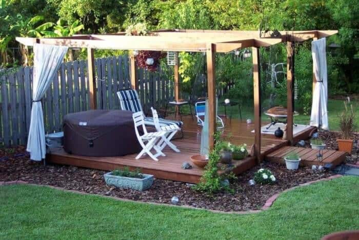 Enjoy Shade and Privacy with a Pergola on Your Deck