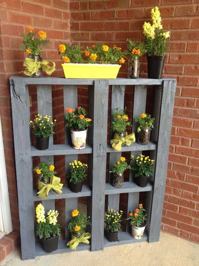 Bring Country Elegance with a Pallet Planter