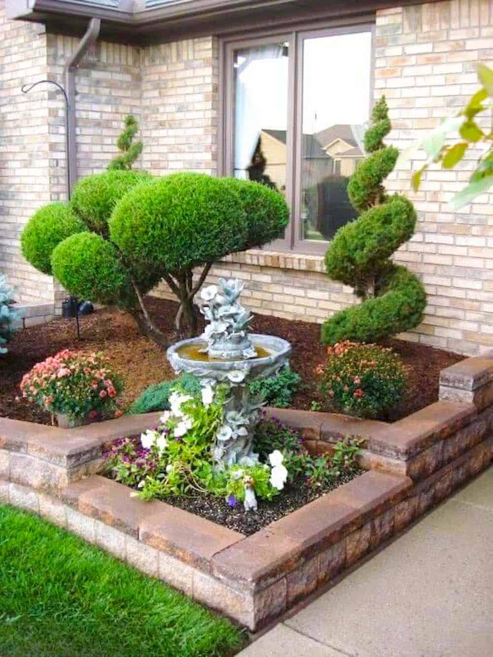 Sculpted Topiary Charm