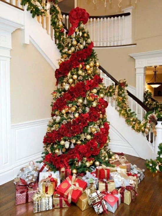 Red Floral Tree Garland