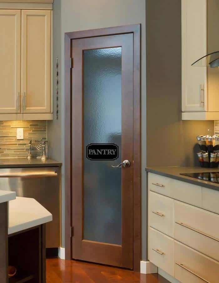 Matching Door & Casing Gives Pantry Mod Look